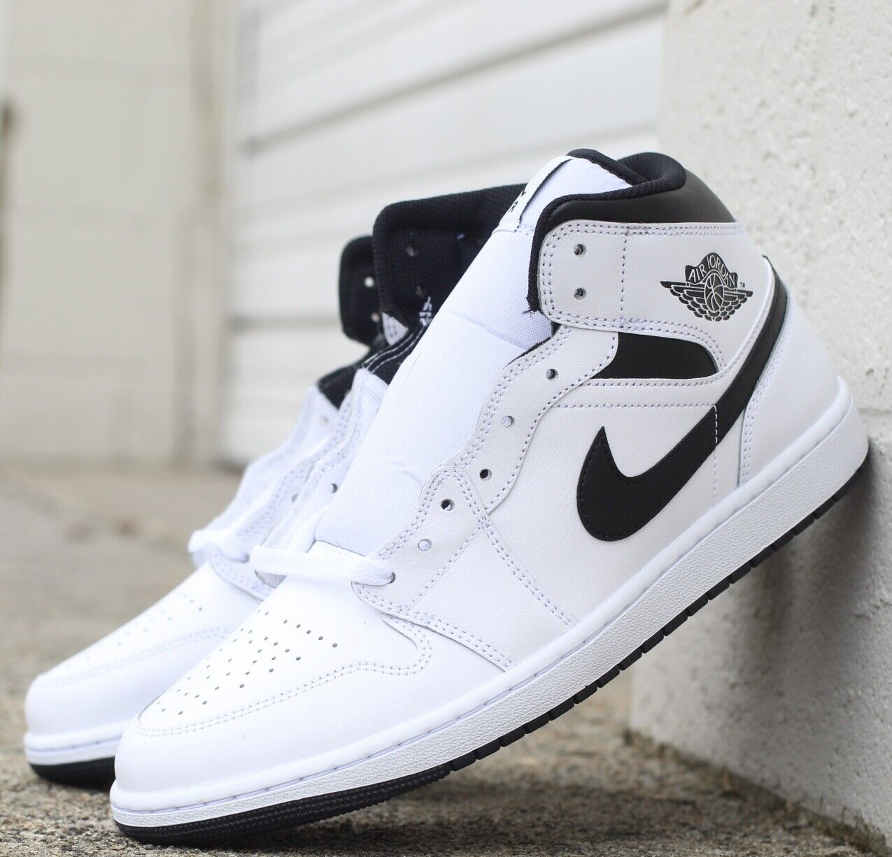 NIKE Air Jordan 1 ブラック/ホワイト DQ8426-132 Nike Air Jordan 1 Mid White Black (Men's) | eBay