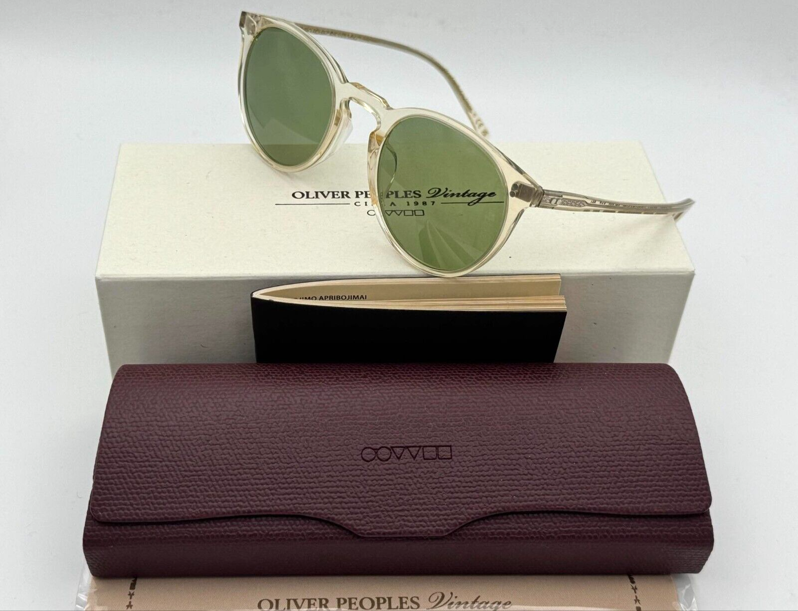 Pre-owned Oliver Peoples O'malley Sun Ov5183s 109452 Buff / Green C