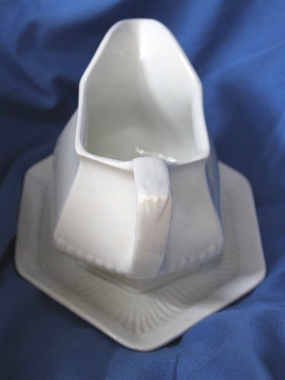 Adams Gravy boat with attach bottom