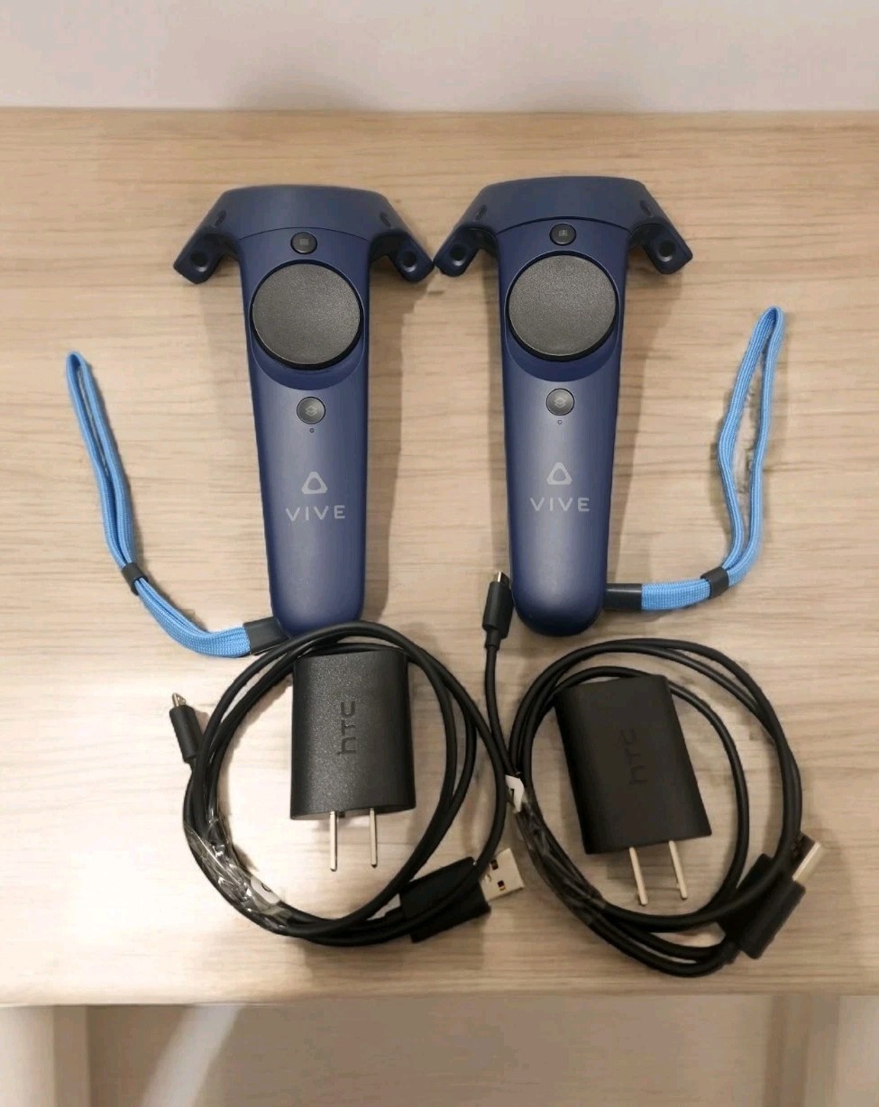 HTC VIVE 2.0 2018 3個　⭐︎SALE中⭐︎ 2x ( Pair ) of HTC Vive 2.0 Blue Controllers for Vive Pro