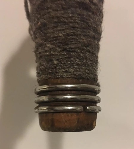 VINTAGE PRIMITIVE SET OF 3 WOOD SPOOL SEWING YARN/WOOL THREAD BOBBIN SPINDLES