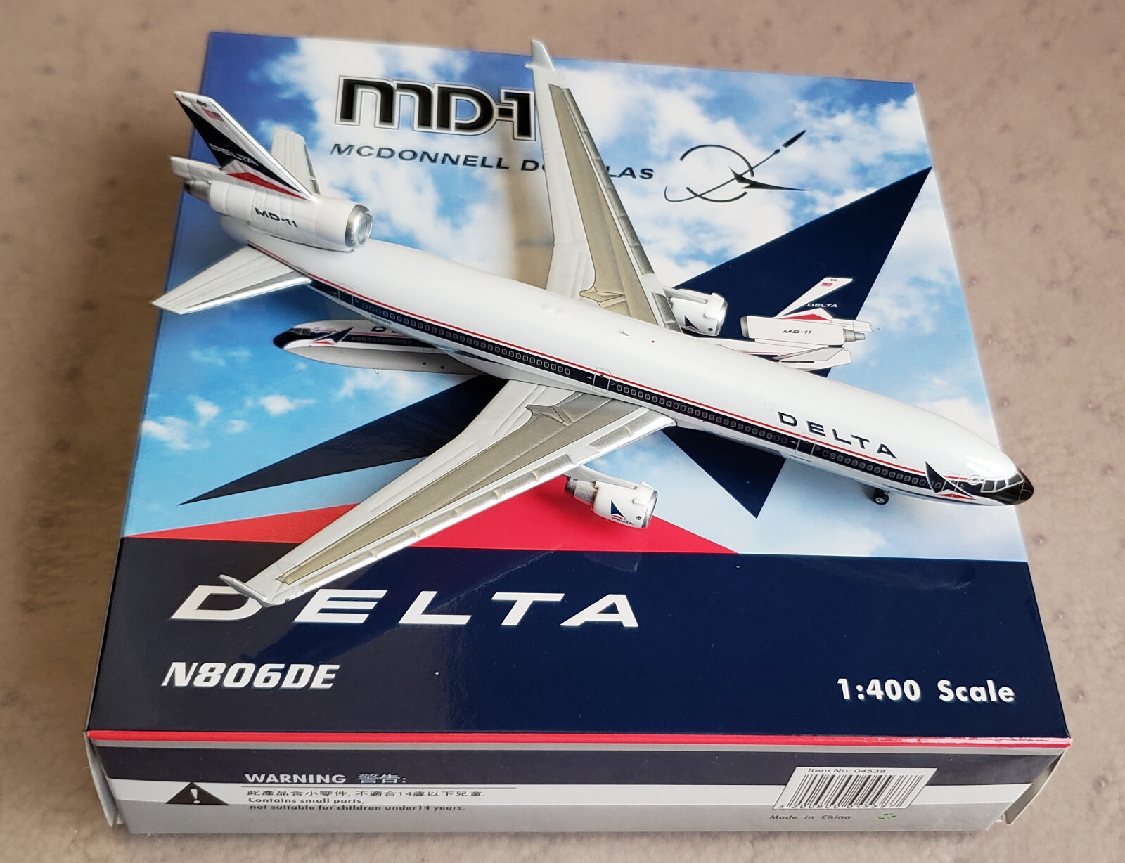 デルタ航空 MD-11 N808DE 1/400 62428.jpg