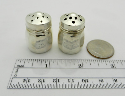Vintage Mini Salt /& Pepper Shakers plus one