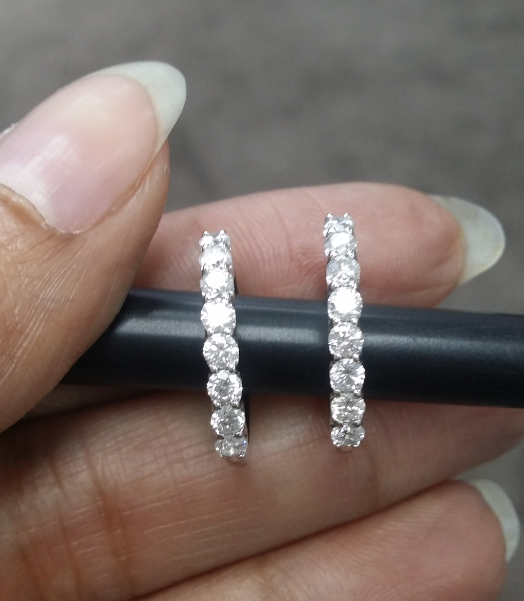 Pre-owned Handmade Steal Deal 1.00 Carat Natural Round Diamonds Hoops Huggies Earrings In 14k Gold In White