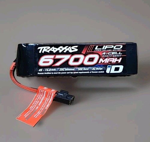 トラクサス　リポバッテリー　6700MAH 4-CELL　未使用　新品　純正品 トラクサス リポバッテリー 6700MAH 4-CELL 未使用 新品 純正品