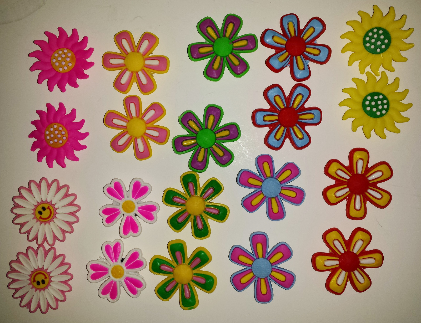 New Flip Flop Embellishments 10 Pairs Smile Flowers Hearts