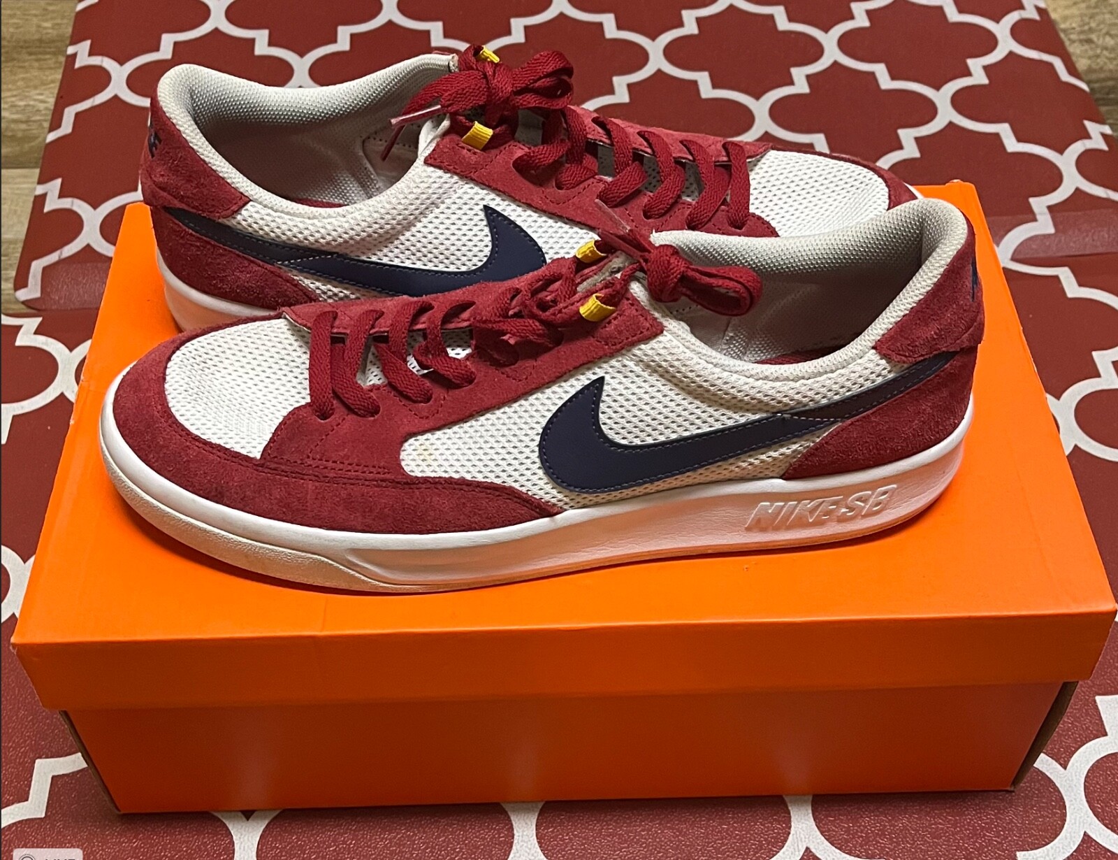 nike sb adversary pomegranate