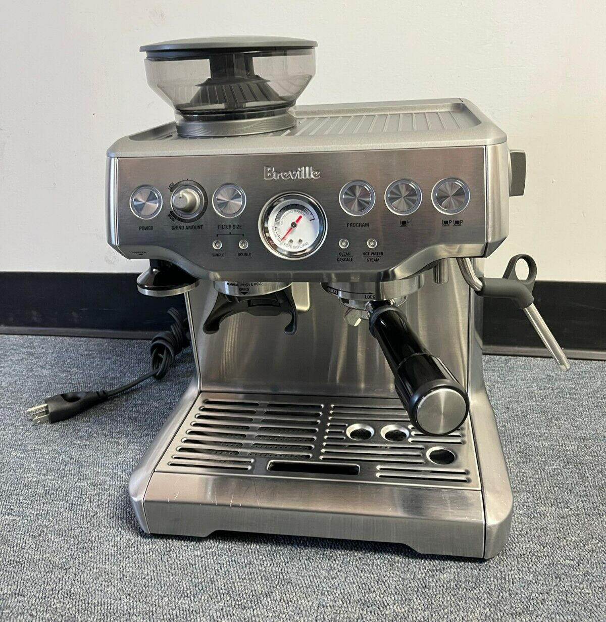  Breville BES870XL Barista Express Espresso Machine