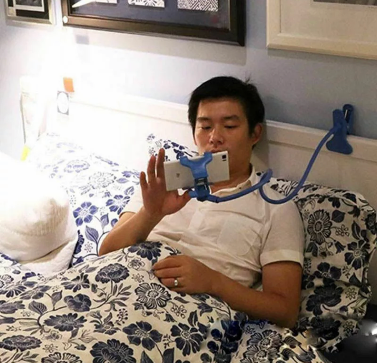 Flexible 360 Clip Mobile Cell Phone Holder Lazy Bed desk Bracket Mount Stand US 