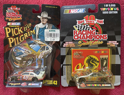 Racing Champions The Originals John Wayne & 10 Years Bruce Lee Die Cast 1:64 MOC