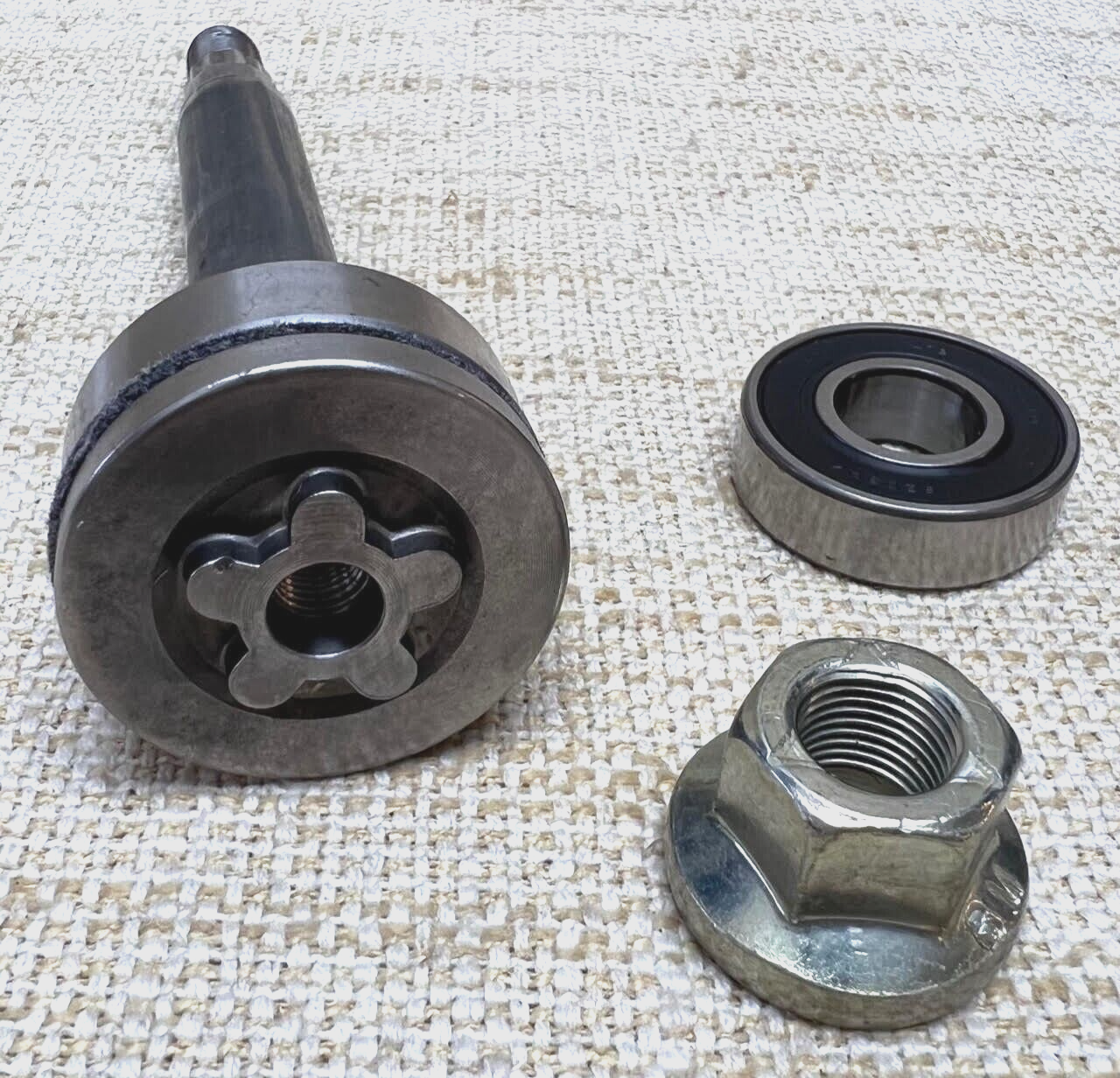 Spindle Shaft fits AYP, Craftsman 137646, Husqvarna 532 13