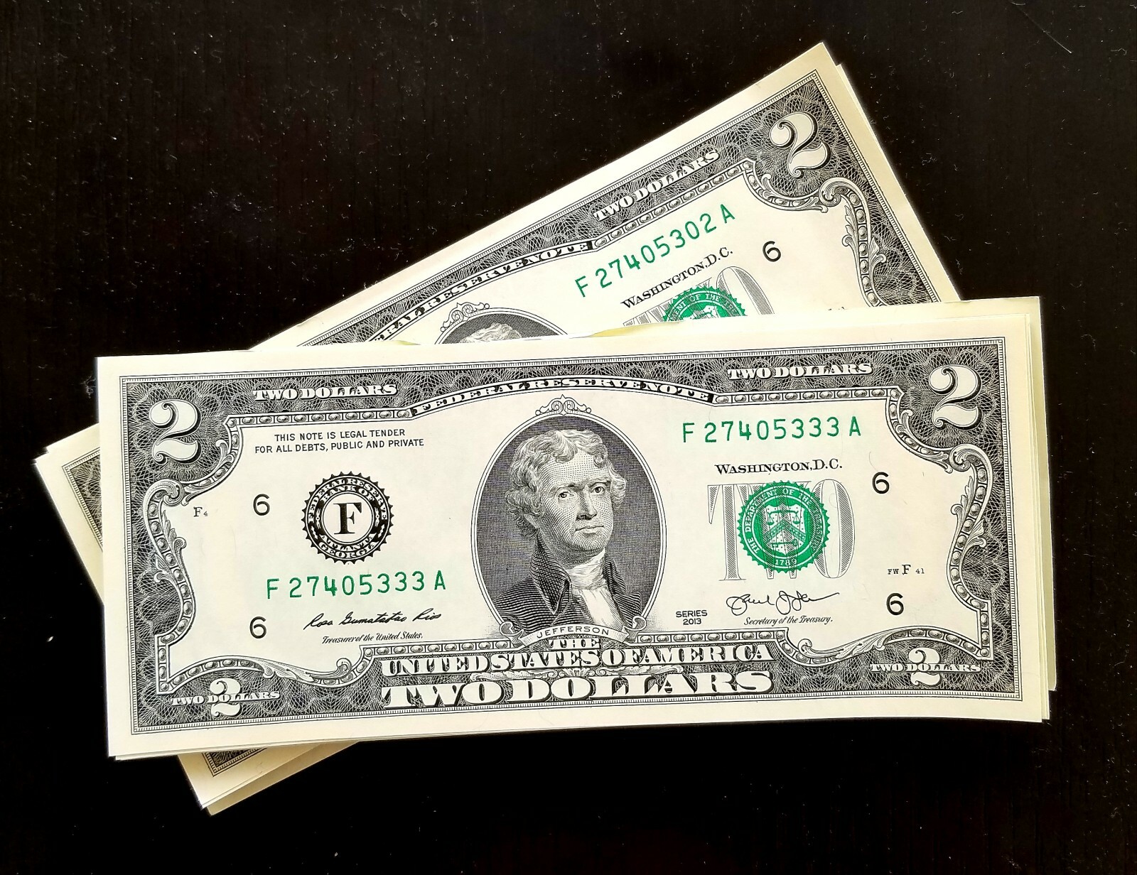 деньги доллары. банкноты королевы виктории. американский доллар. старые бумажные доллары. четыре доллара в рублях.