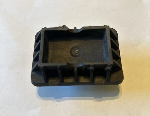 OEM 2014-2018 BMW X5 F15 UNDER BODY JACK MOUNT BRACKET