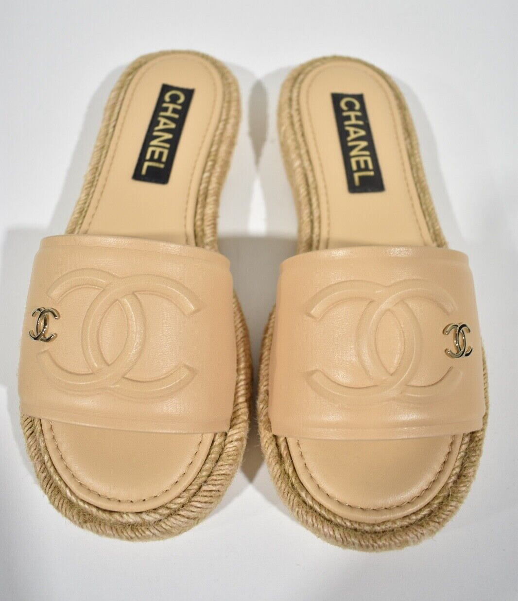 Pre-owned Chanel 23c Beige Lambskin Leather Cc Logo Slide Sandal Slip Espadrille Flat 38