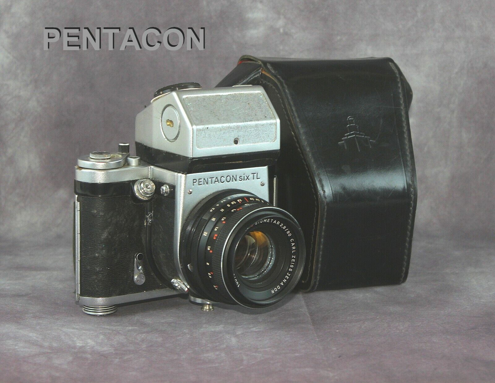 Camera PENTACON Six TL Lens Carl Zeiss Jena MC Biometar 2.8 Camera PENTACON Six TL Lens Carl Zeiss Jena MC Biometar 2.8
