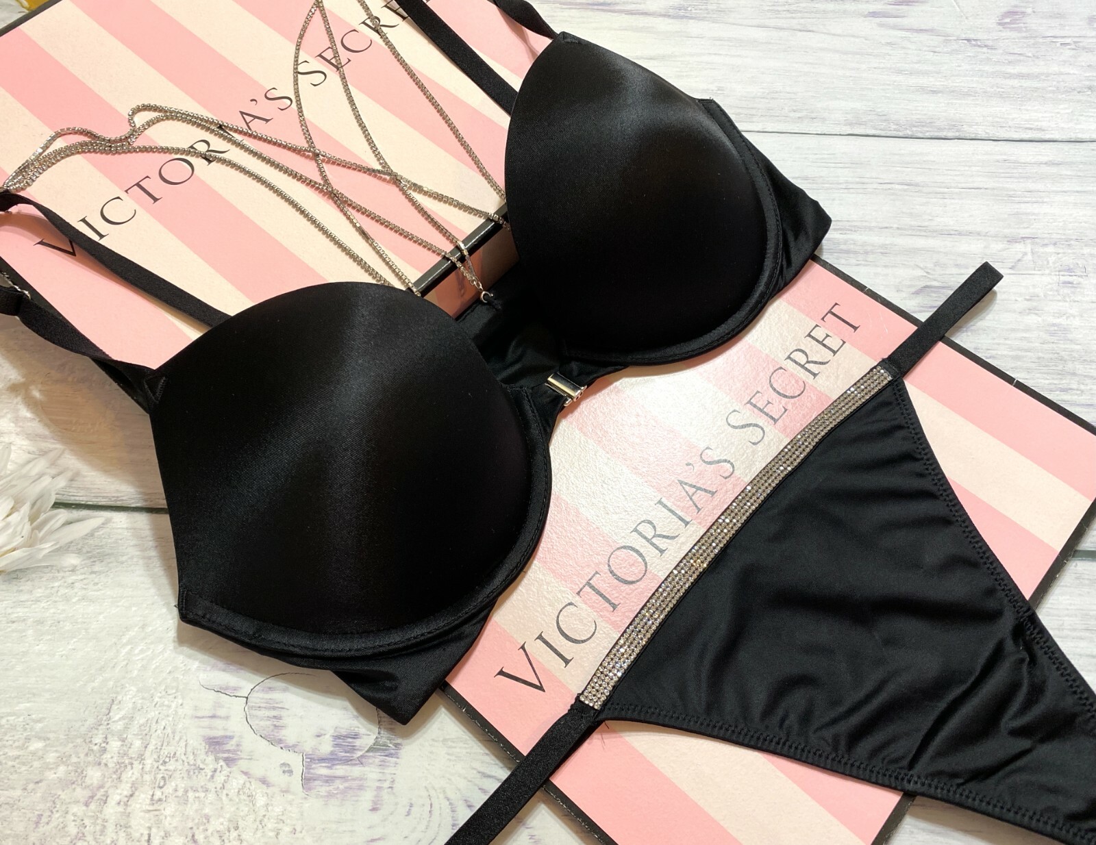 

Victoria s Secret Очень сексуальный бюстгальтер пуш-ап с бриллиантовой цепочкой и застежкой спереди, черный