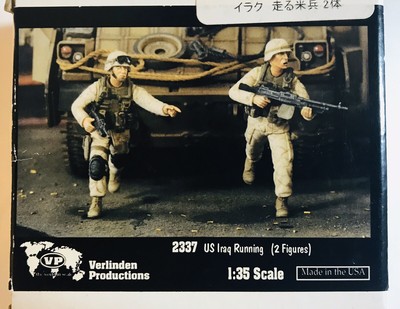 Verlinden 1/35 US Soldaten Laufen in Irak Krieg 2 Figuren [ Resin Modell] 2337