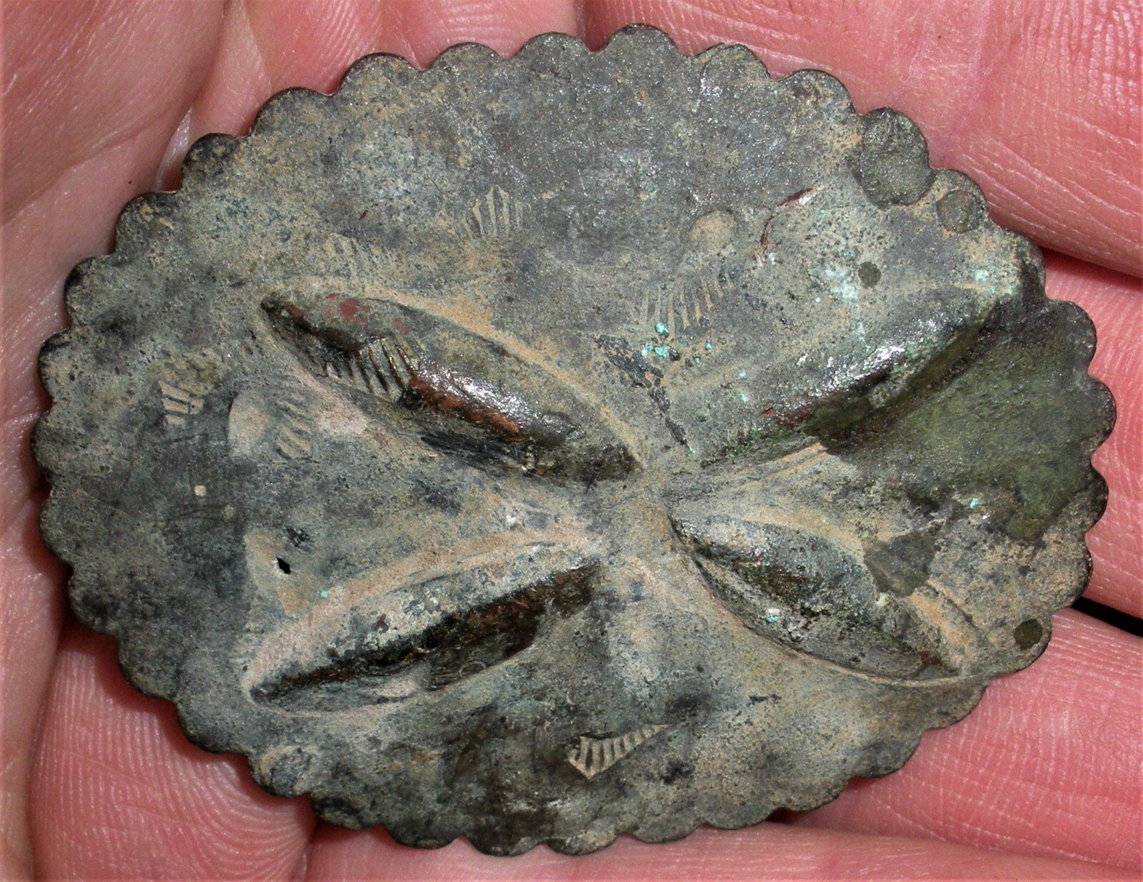 ANTIQUE EARLY DUG c. 1910 NAVAJO COPPER CONCHO NICE STAMPS & REPOUSSE vafo