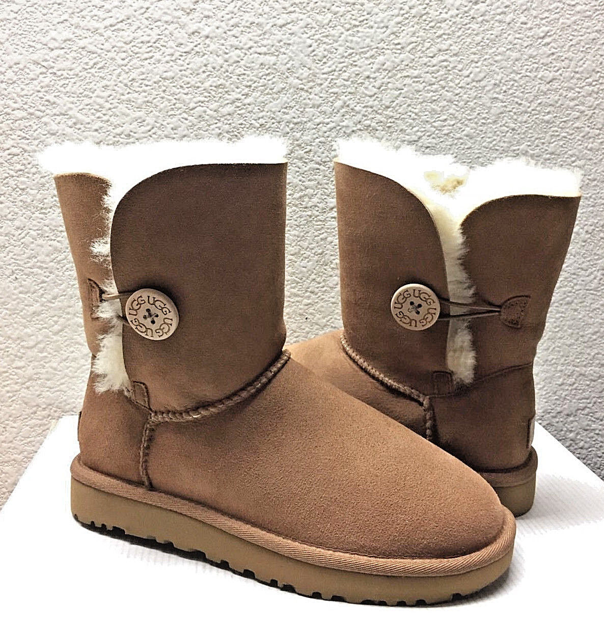 UGG BAILEY BUTTON II CHESTNUT WATER RESISTANT BOOT USA 10 UGG BAILEY BUTTON II CHESTNUT WATER RESISTANT BOOT USA 10