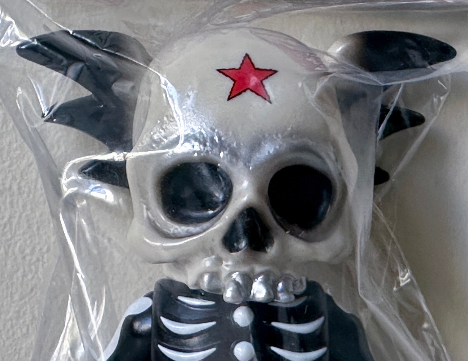 Secret Base Pushead Skull Wing Astro Zombies Red Star NIB Secret Base Pushead Skull Wing Astro Zombies Red Star NIB