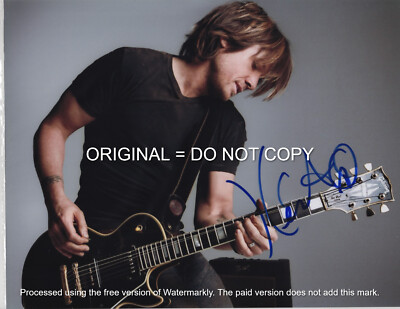 KEITH URBAN - UP CLOSE COUNTRY STAR - HAND SIGNED AUTOGRAPHED PHOTO WITH COA