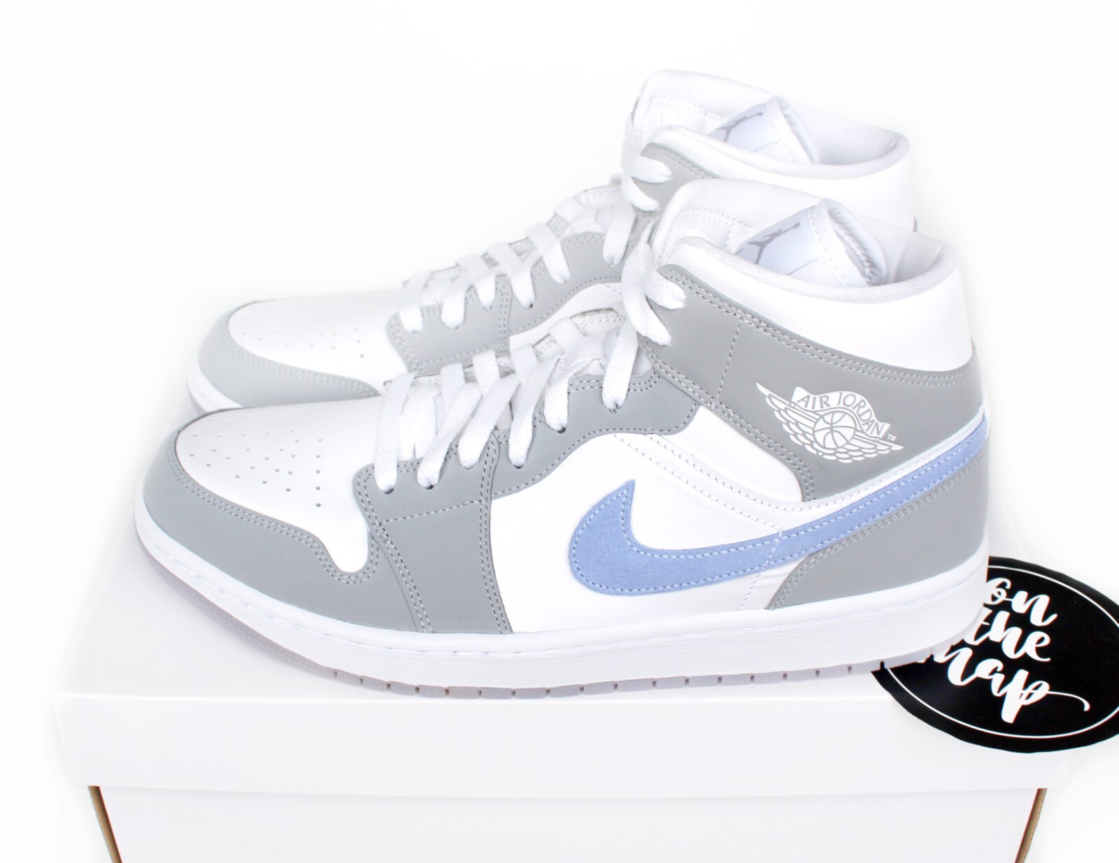 靴 Big SALE! Air Jordan1 Mid \"Wolf Grey\" Amazon.com | Nike Women's WMNS Air Jordan 1 Mid Wolf Grey
