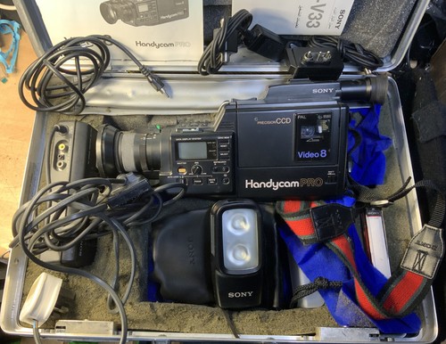 Sony CCD-V90E Videon Video8 Handycam Pro Video Hand Camera