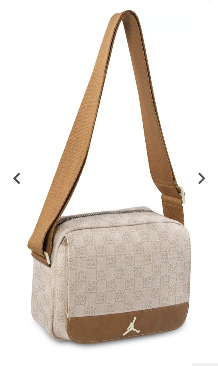 【美品】Jordan Brand Monogram Messenger Bag Black Jordan Monogram Messenger Bag - JD Sports Global