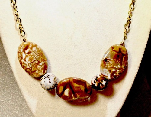 FIRE & ICE AGATE NECKLACE & EARRINGS GOLD CHAIN 22”  STRIKING COLOR