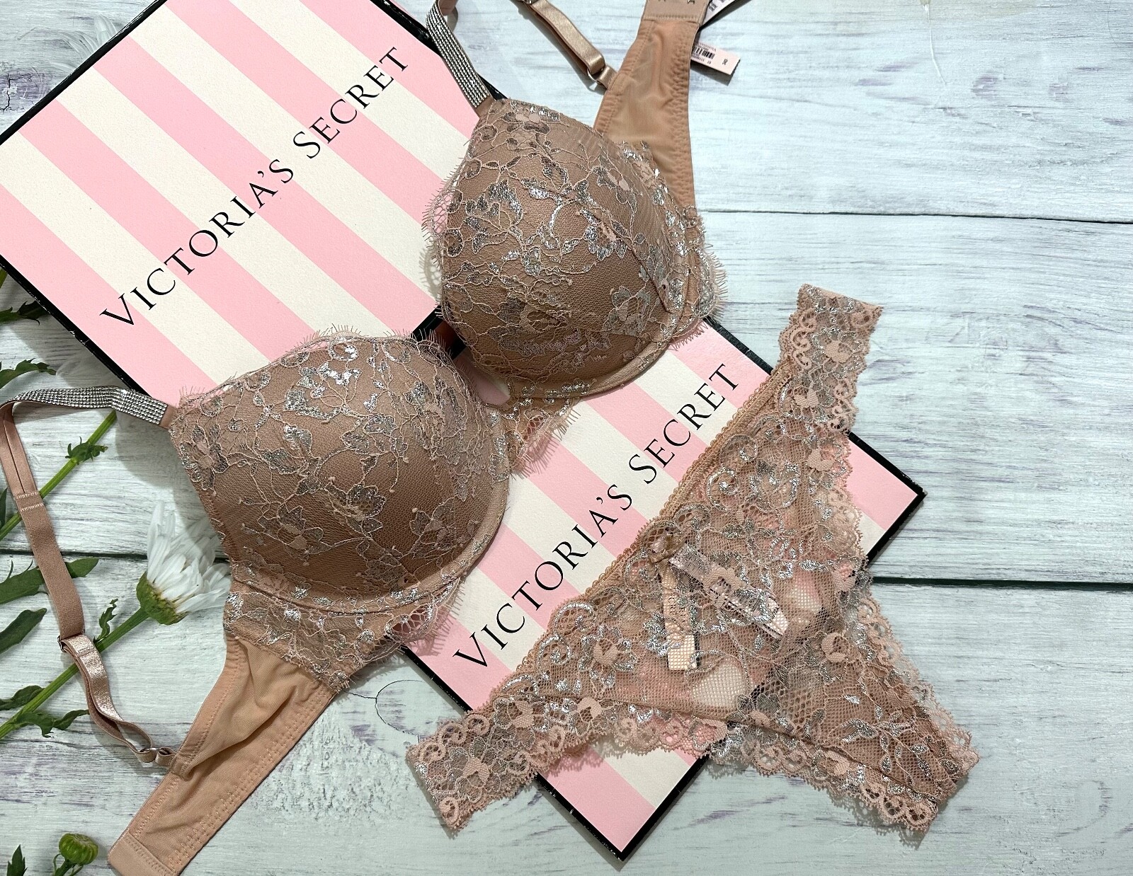 

Victorias Secret Dream Angels Allure Кружевной бюстгальтер с блестящими бретелями, комплект стрингов телесного цвета, Nude