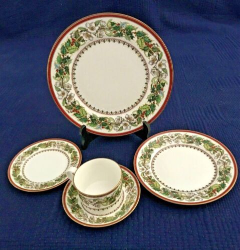 Spode CHRISTMAS ROSE Bone China FIVE Piece Place Setting (8 Available!) England