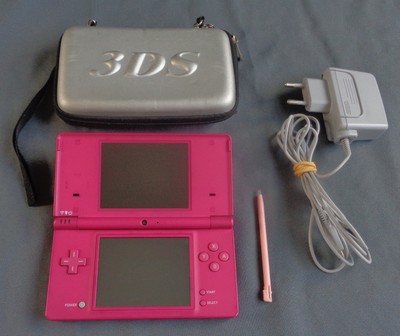 NINTENDO DSi TWL-001 spelcomputer console + adapter PINK PAL handheld Konsole OK