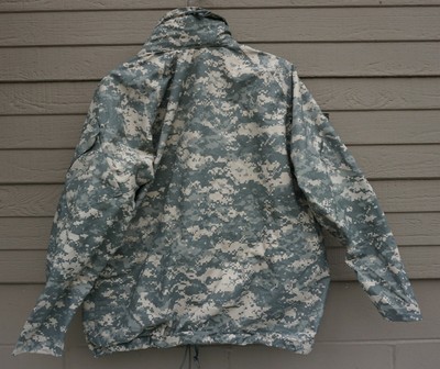 Army Cold Weather UCP Camo Parka, Medium Regular   (LOC = Lkr 3)