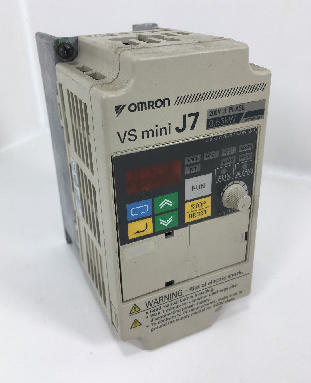 Cimr-j7azb0p4. Частотник omron. Vs mini j7. 25kwt single fase. Omron vs mini j7 0.