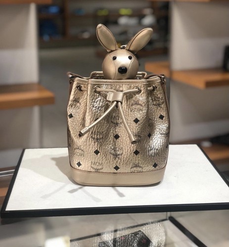 MCM ゴールド ボディバッグ MCM Bags | MCM Official Site