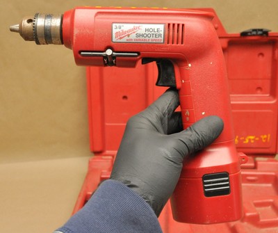 Vtg Milwaukee 3/8 Hole Shooter Drill 0384-1 Drill Tool 7.2 V, Case, Dead Battery