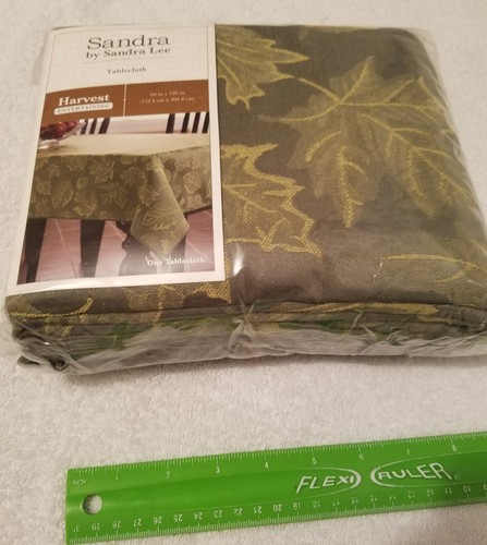 NEW  Sandra by Sandra Lee Harvest Entertaining Green Leaf Tablecloth 60