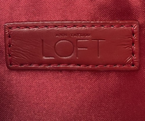 Ann Taylor LOFT Patent Leather CLUTCH Purse RED CROC Pattern Print Animal SILVER