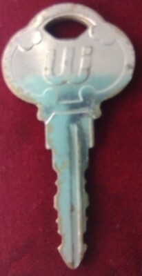 Key C077 Apx 2-1/8  Made By WI Or UI Poss Automotive Security Device Stick Bar