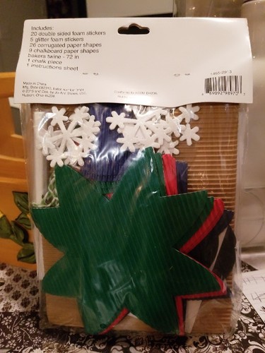 Little Maker's Holiday Chalkboard Banner Christmas Craft Kit