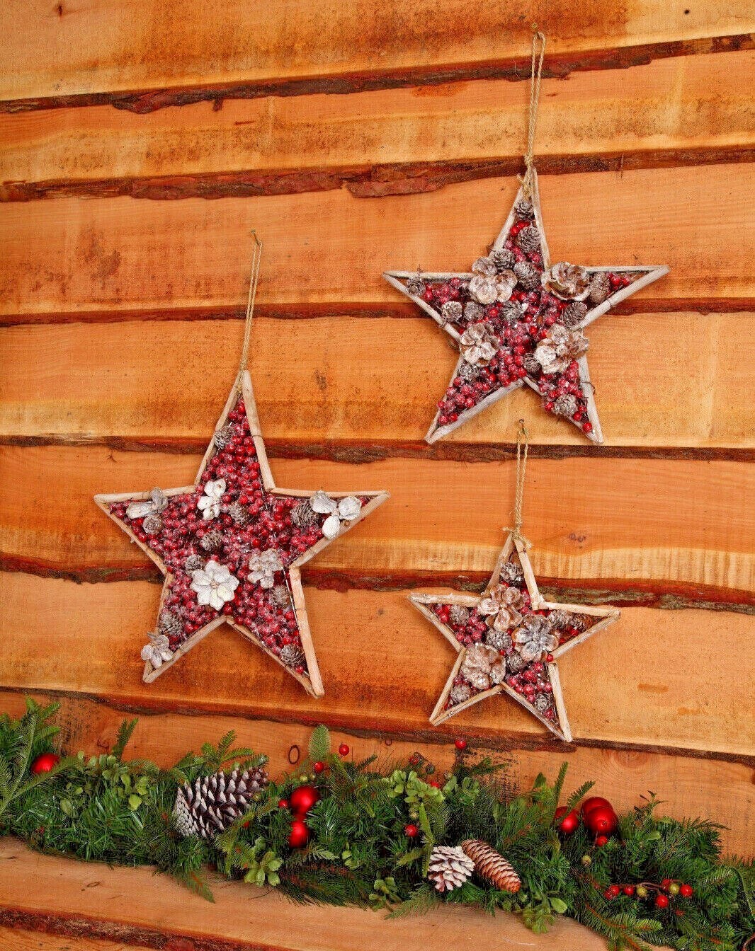 Noma Rustic Wood Star & Dried Flower Christmas Hanging Window / Wall Decoration