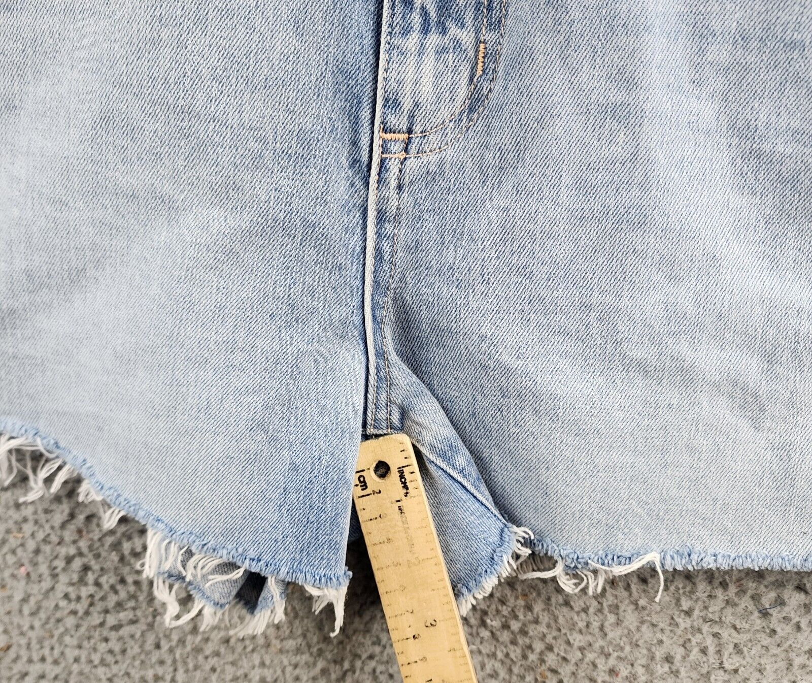 L'AGENCE Beck High Rise Cut Off Denim Shorts Womens 32 Fontana Pocket Button Zip - Picture 9 of 14