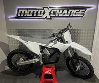2025 STARK VARG ALPHA GEN 2 ELETRIC BIKE 80BHP ROAD REG £8495 