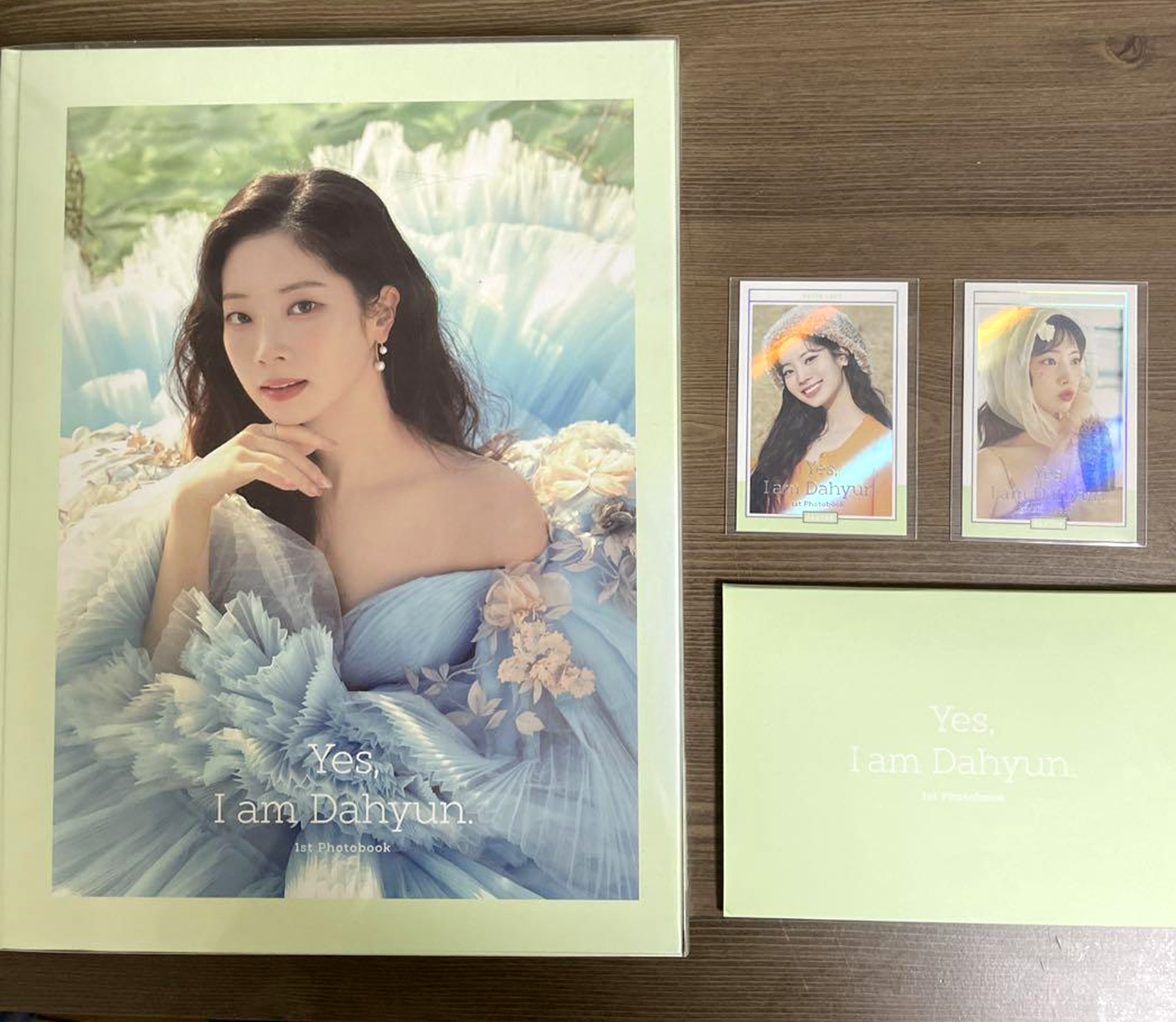 Kakao M DAHYUN TWICE - Yes, I am Dahyun. 1ST PHOTOBOOK