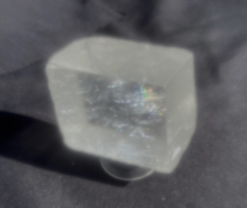 spar-calcite-big-light-refracting-natueal-trapezoidcrystal-186-grams-59-oz