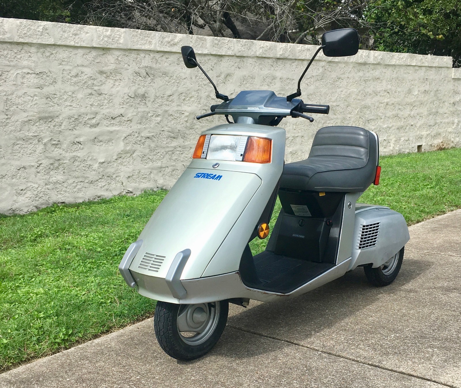 1984 Honda Stream NV50 Tilting Three-Wheeled Scooter TB07 (Zoe 500) Gyro VIDEOS