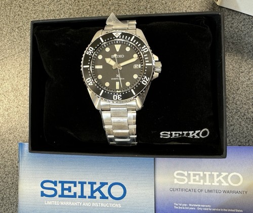 Pre-owned Seiko Solar Diver Black Dial Steel Bracelet Men's Watch Sne597 With Tag