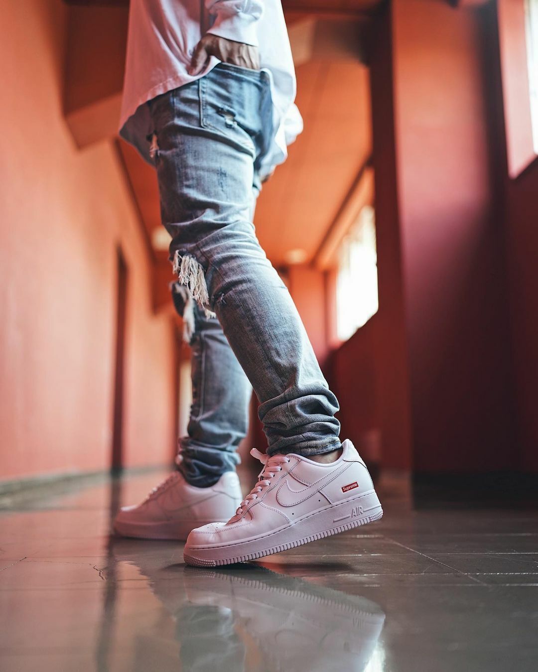 Supreme Nike Air Force 1 Low White Size 10 DS Brand New IN Supreme Nike Air Force 1 Low White Size 10 DS Brand New IN