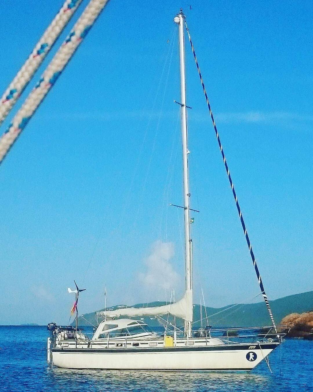 Safe and comfortable Bluewater sailboat - 35' Malo Yachts 106 1983 - ready to go