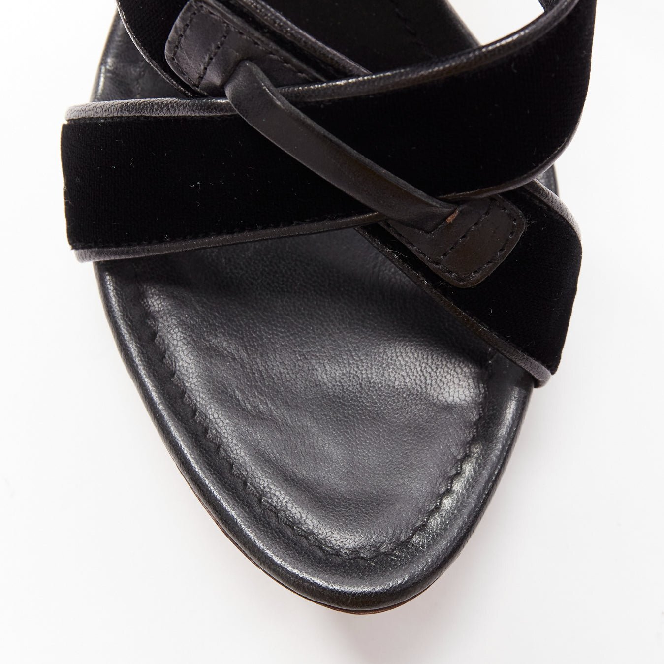 rare YVES SAINT LAURENT Tom Ford 2002 Runway black claw fur rare YVES SAINT LAURENT Tom Ford 2002 Runway black claw fur
